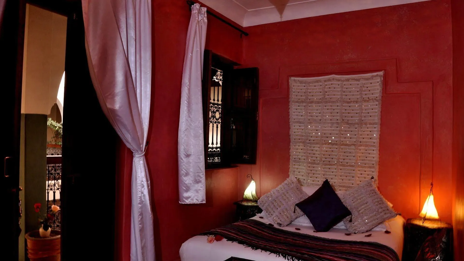 Riad Imilchil Marrakesh 5*,